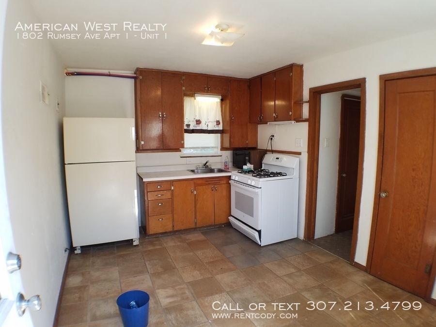 Primary Photo - Nice efficiency apartment