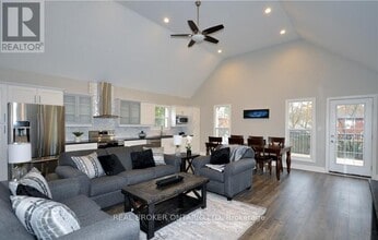 Building Photo - 33 Beaconsfield Ave