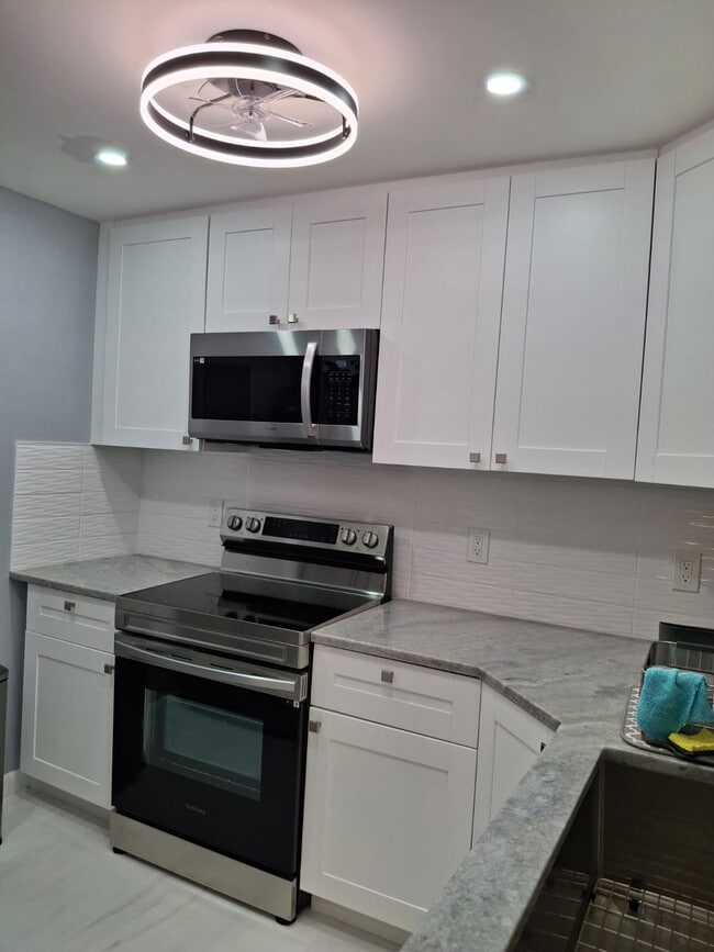 Building Photo - 101 Briny Ave