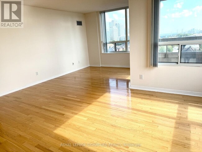 Building Photo - 9-909 Northern Heights Dr