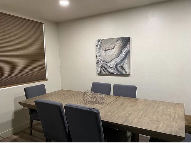 Foto del edificio - 7459 W Wolf Ln