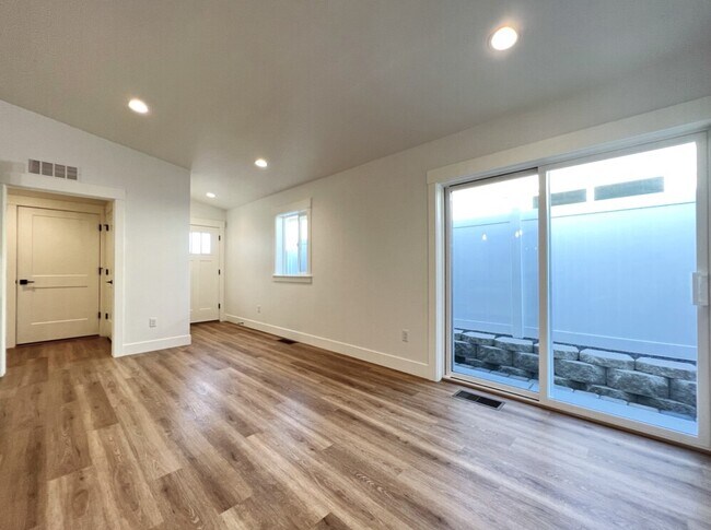 Foto del edificio - 1449 W Lark Ct