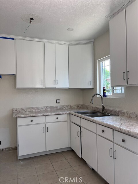 Foto del edificio - 2853 E 6th St