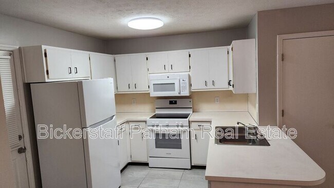 Foto del edificio - 5247 Crystal Ct