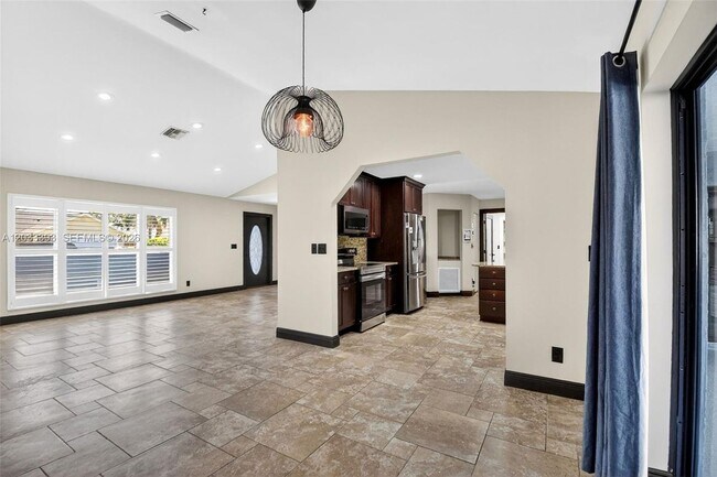 Foto del edificio - 13808 Geranium Pl