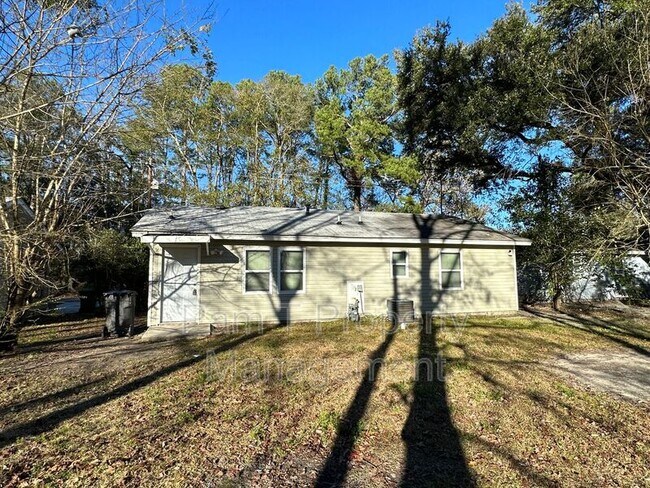 Building Photo - 1929 Cowan Ave