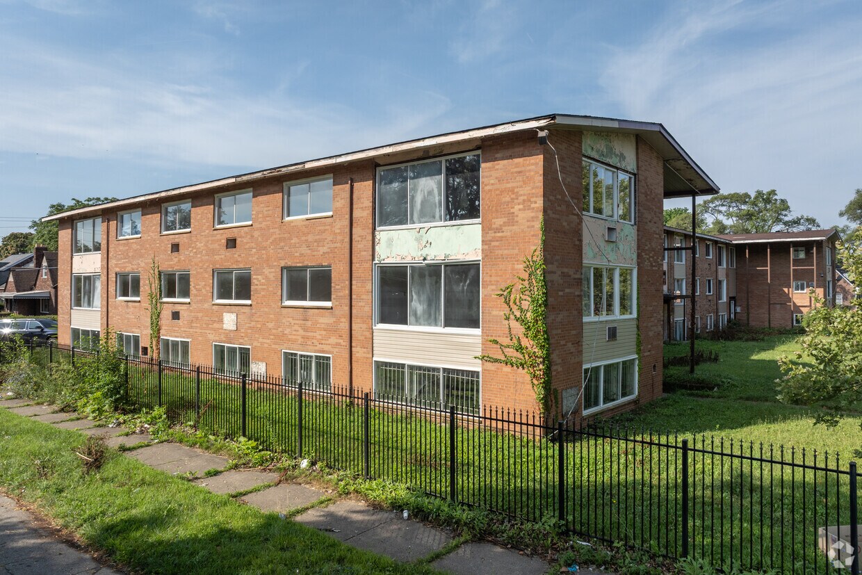 Primary Photo - Frankfort Street Apartments