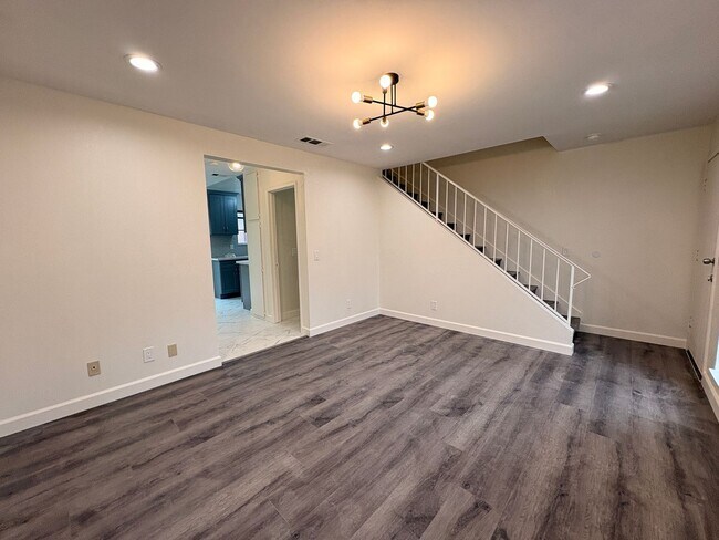 Building Photo - 2-bedroom, 2-bathroom home located in the vibrant city of Rialto, CA