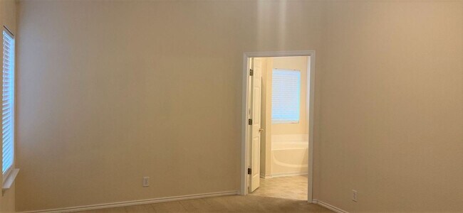 Building Photo - 3 br, 2 bath House - 9711 Emerald Pl