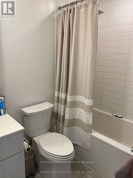 Building Photo - 25 Richmond St E