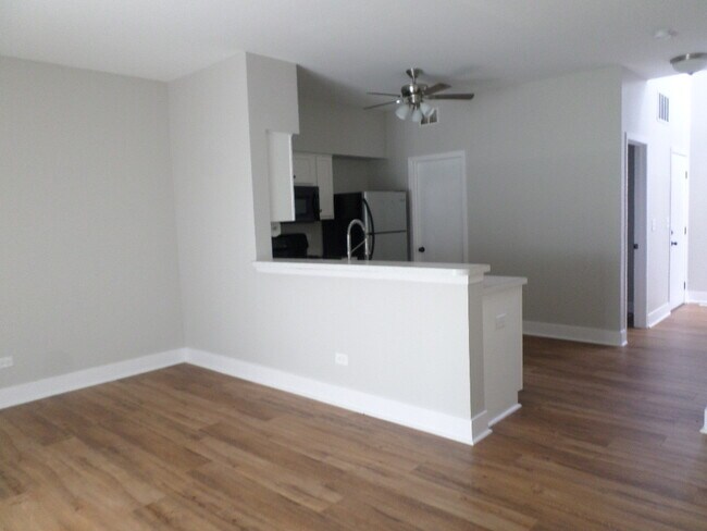 Building Photo - 4006 Oak Tree Ln
