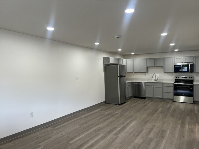 Building Photo - 124 Kathleen Dr