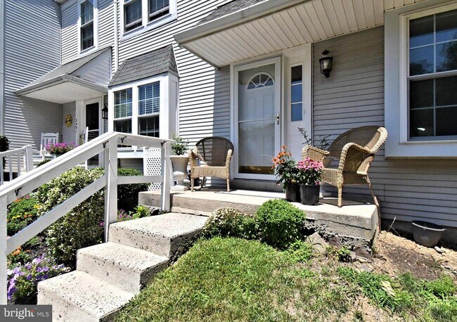 Building Photo - 2489 Hillendale Dr