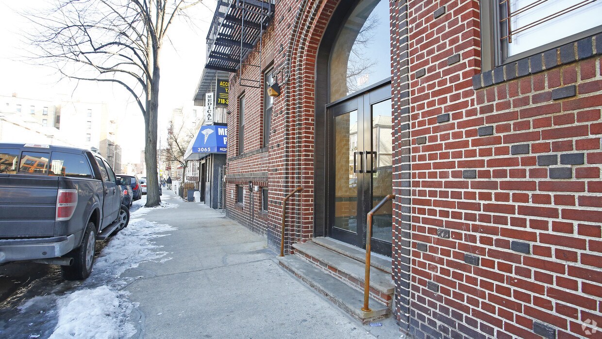 Foto del edificio - 3075 Brighton 14th St