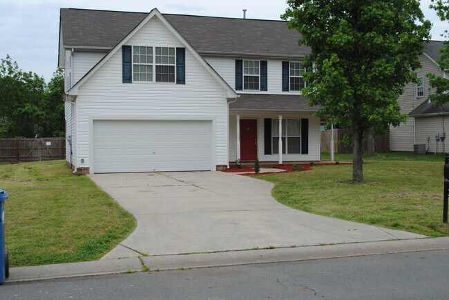 Building Photo - 3012 Queensdale Dr