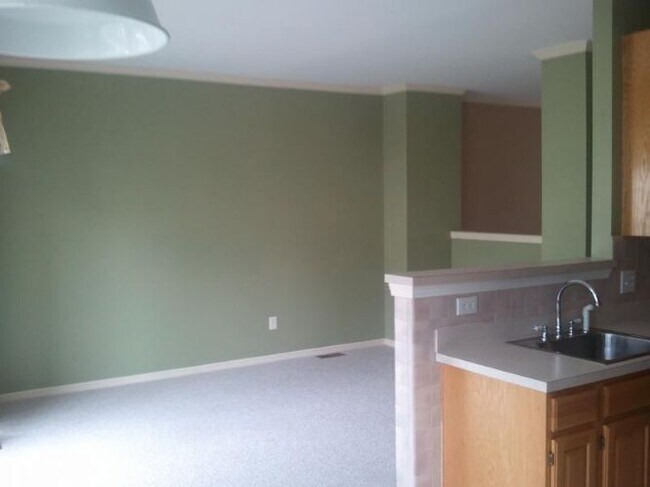 Building Photo - 9 Haddenford Dr