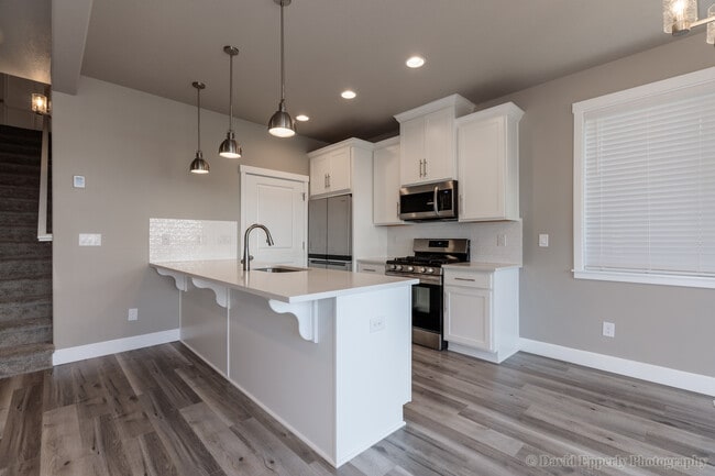 Building Photo - 495 NE 81st Ave