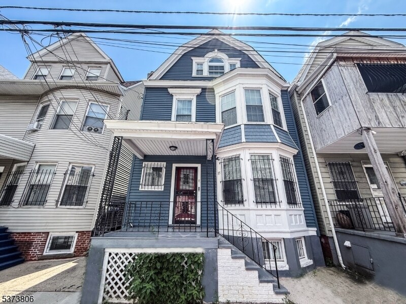 Primary Photo - 15 N 7th St
