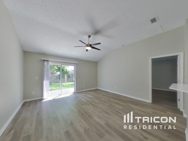 Building Photo - 9282 Thunderbolt Dr