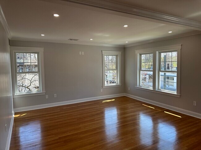 Building Photo - 35 Trapelo Rd