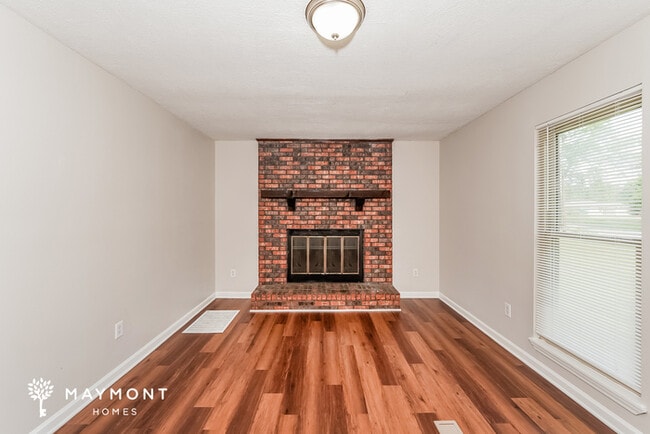Foto del edificio - 370 Avon Cir