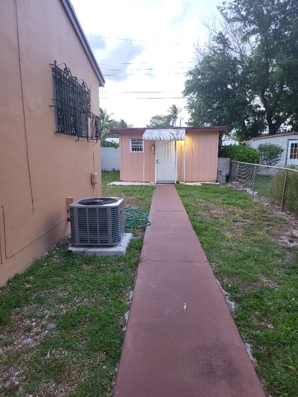 Foto del edificio - 2221 NW 21st Terrace