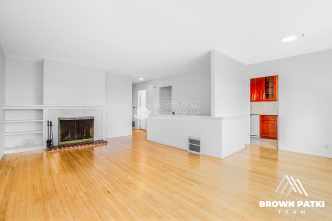 Building Photo - 76 Los Palmos Dr