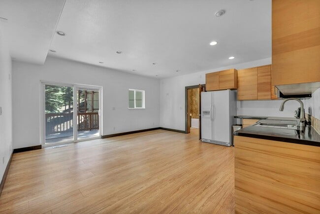 Building Photo - 638 N Martin Dr