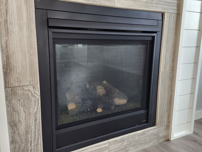 Building Photo - Brand New 5 Bedroom