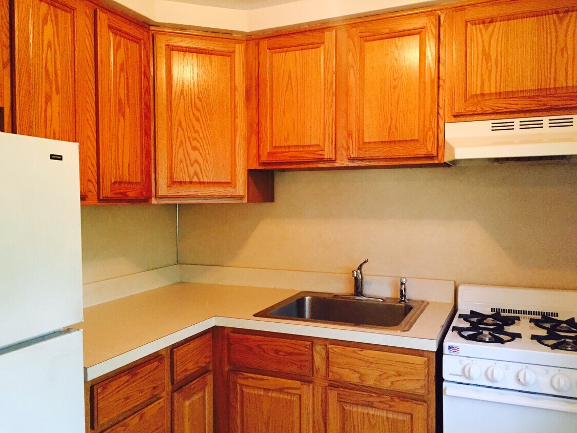 Kitchen - 445 W Jefferson St