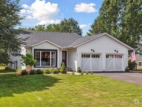 Building Photo - 407 Wedgewood Dr