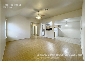 Building Photo - 1701 W Palm Pl