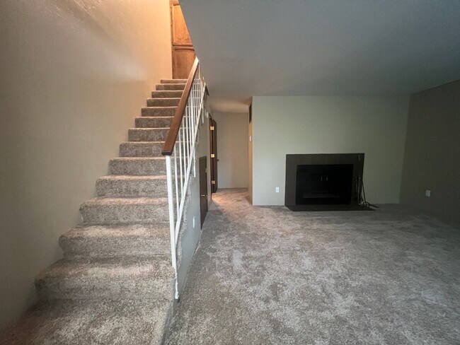 Foto del edificio - Renovated two bedroom townhouse near downt...