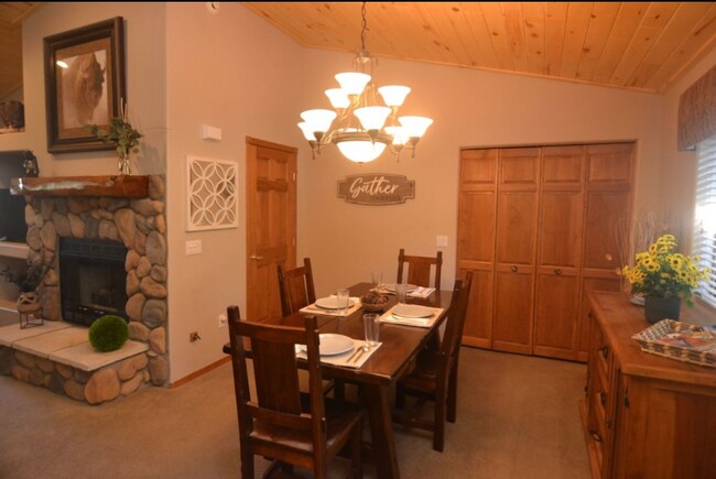 Building Photo - 4751 W Covered Wagon Trail