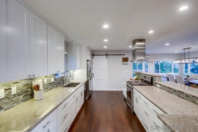 Building Photo - Exquisite Furnished Smart Home in Private ...