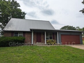 Building Photo - 1501 Broadmoor Rd