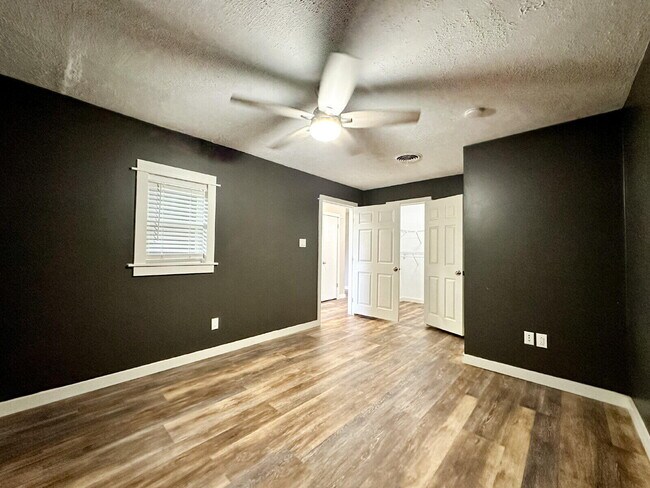 Foto del edificio - 2608 Raleigh Ave