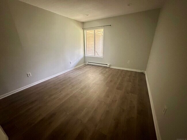 Foto del edificio - 3699 Broadbridge Ave