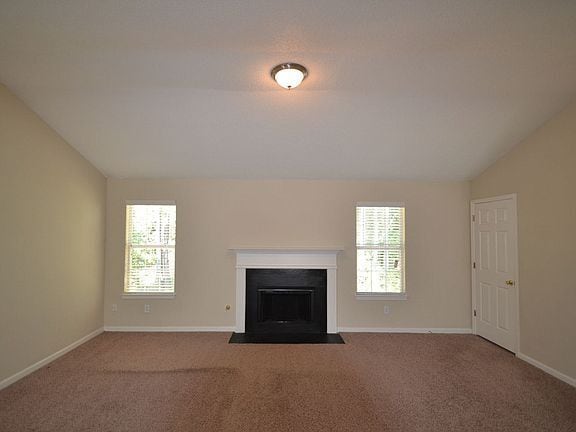 Building Photo - 3600 Village Pkwy
