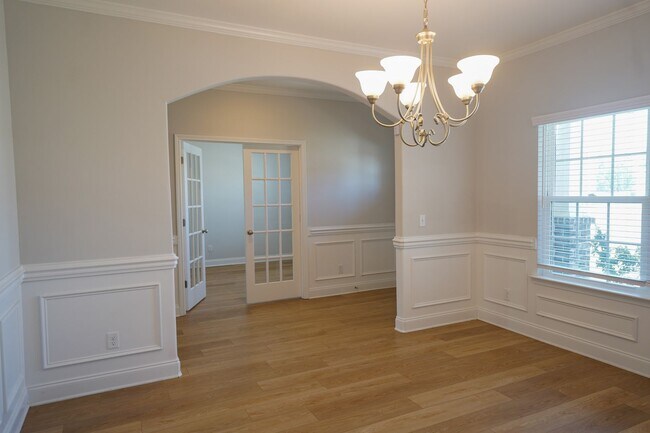 Foto del edificio - Coming Available!
