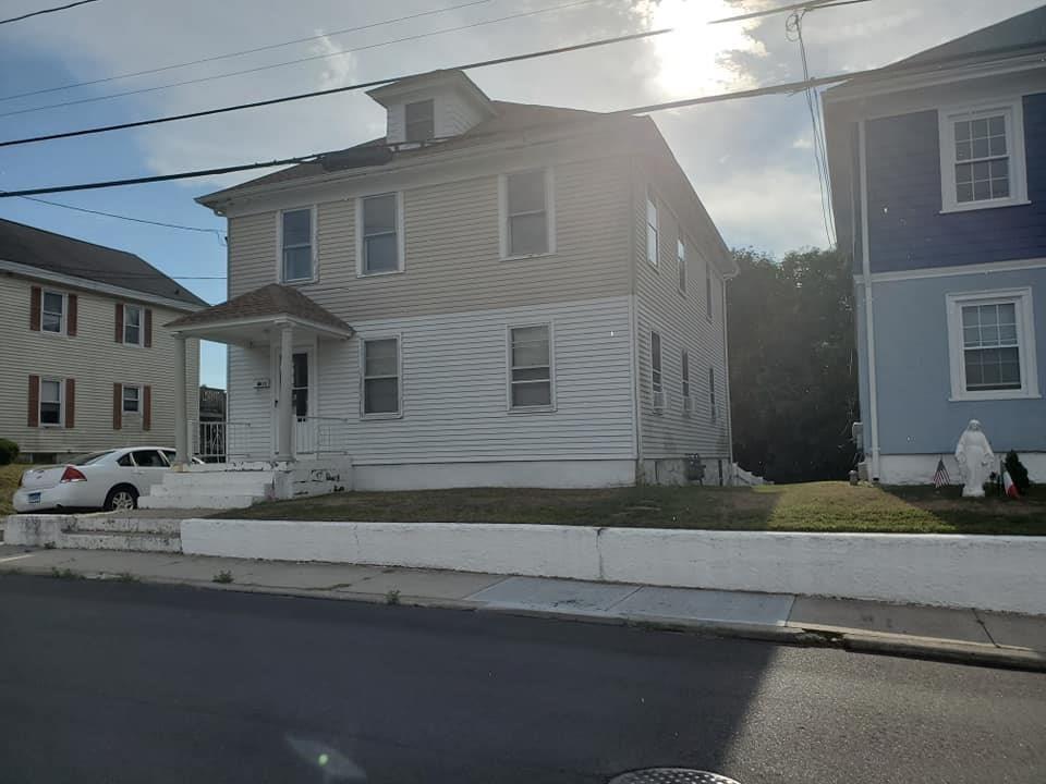 Primary Photo - 20 Pond St
