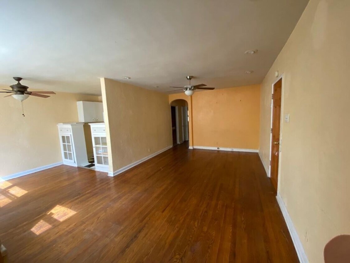 Foto principal - 6143 Old York Rd