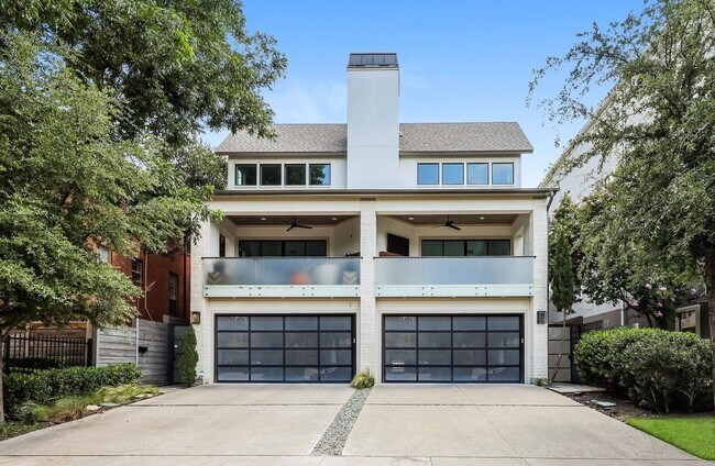 Foto del edificio - 4216 Bowser Ave