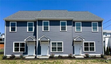 Building Photo - 578 Elm St