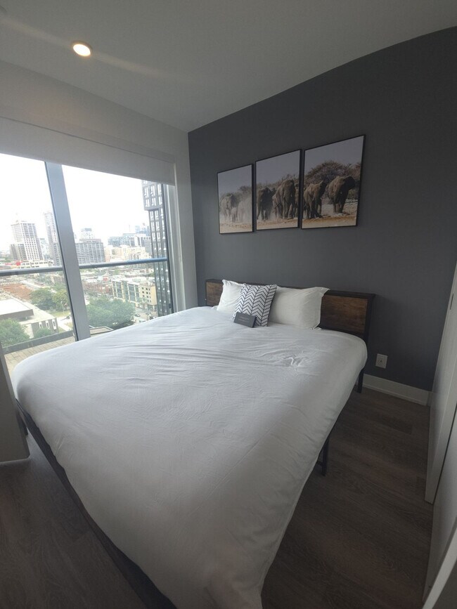 Building Photo - 30 Mutual St