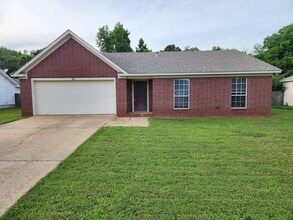 Building Photo - 366 Hickory Grove St