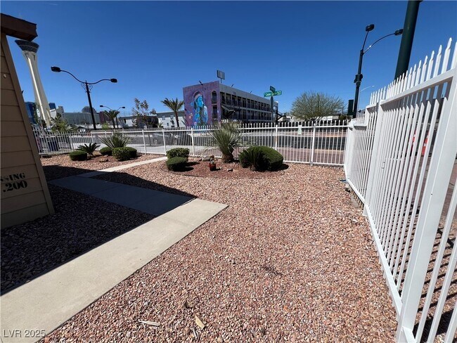Foto del edificio - 1401 S Casino Center Blvd
