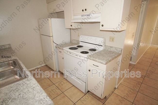 Foto del edificio - 5233 Carousel Dr