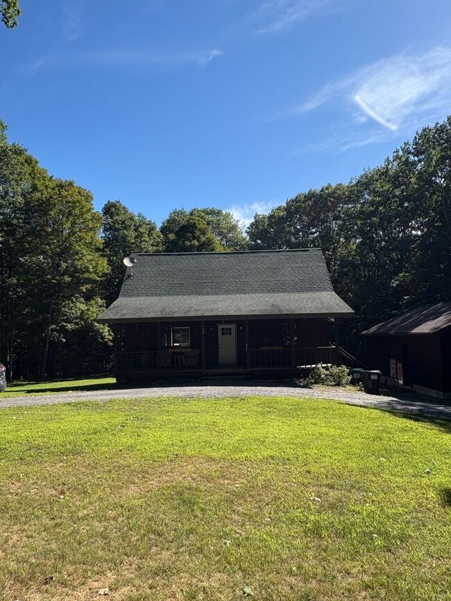 Building Photo - Charming 3 bedroom 2 bath in Porters Corner #
