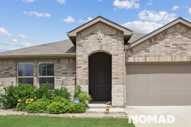 Building Photo - Spacious 4BR House in Crowley